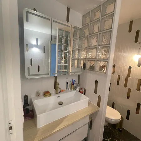 Appartamento Apparemment Familiale Centre 3ch 3sdb Parigi
